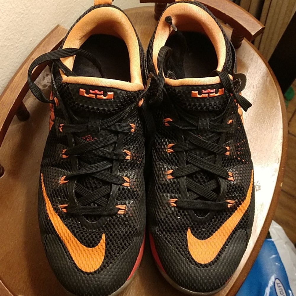 Boys Nike size 7